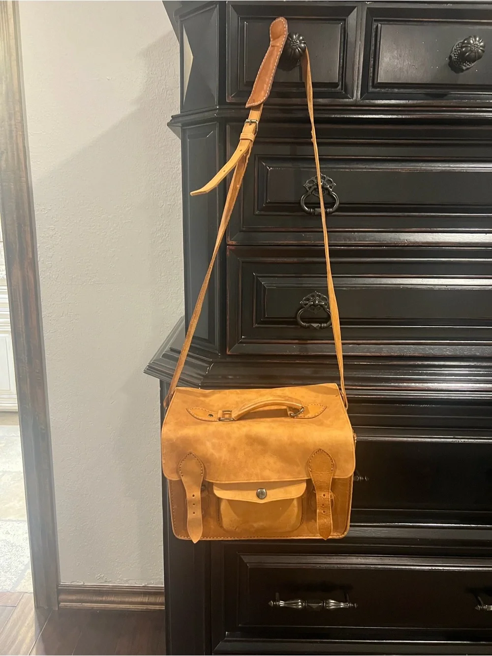 Leather Crossbody Satchel Bag in Tan